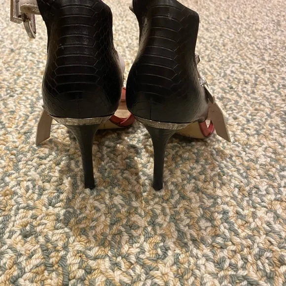 Designer - Picture 3 of 3